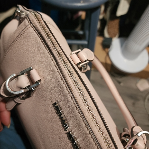 EUC AUTHENTIC MICHAEL KORS HANDBAG Baby Pink - Picture 10 of 10